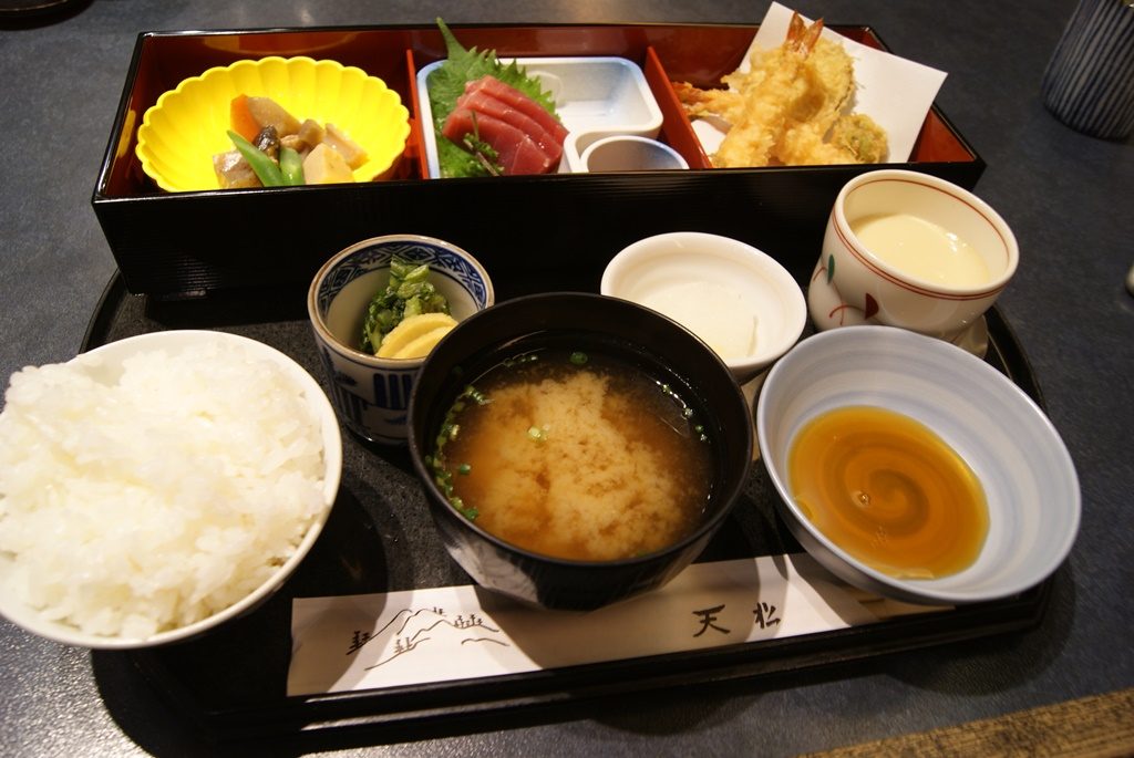 Kaiseki set with tempura and sashimi for lunch
