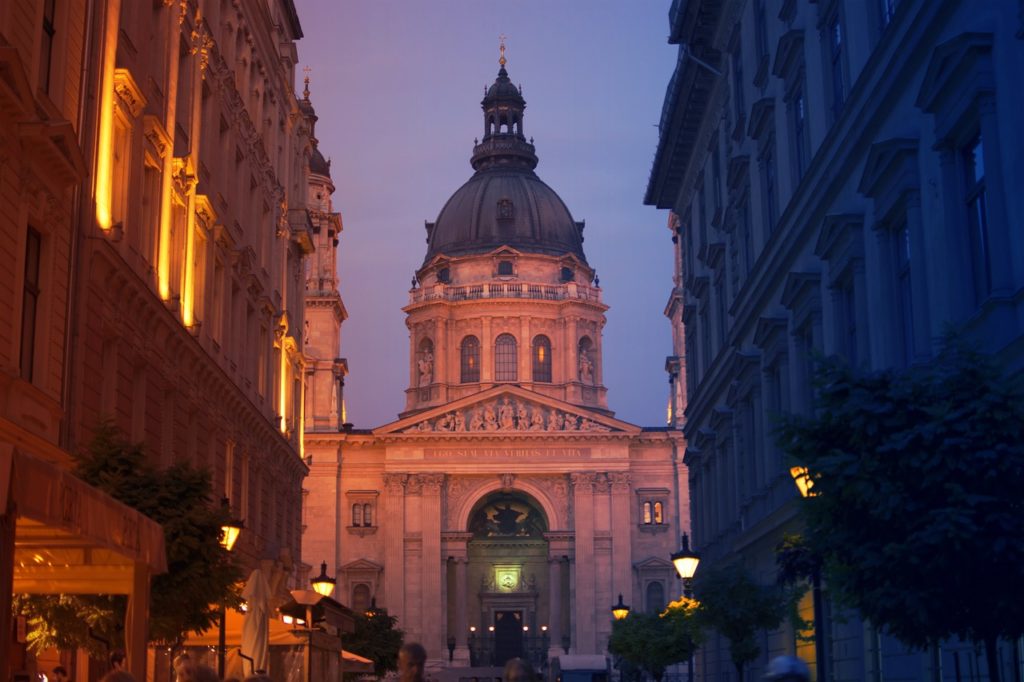 St stephen basilica budapest at dawn